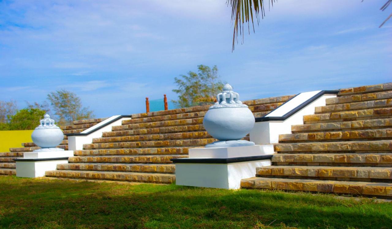 Thaulle Ayurveda Resort - Yala Tissamaharama Buitenkant foto